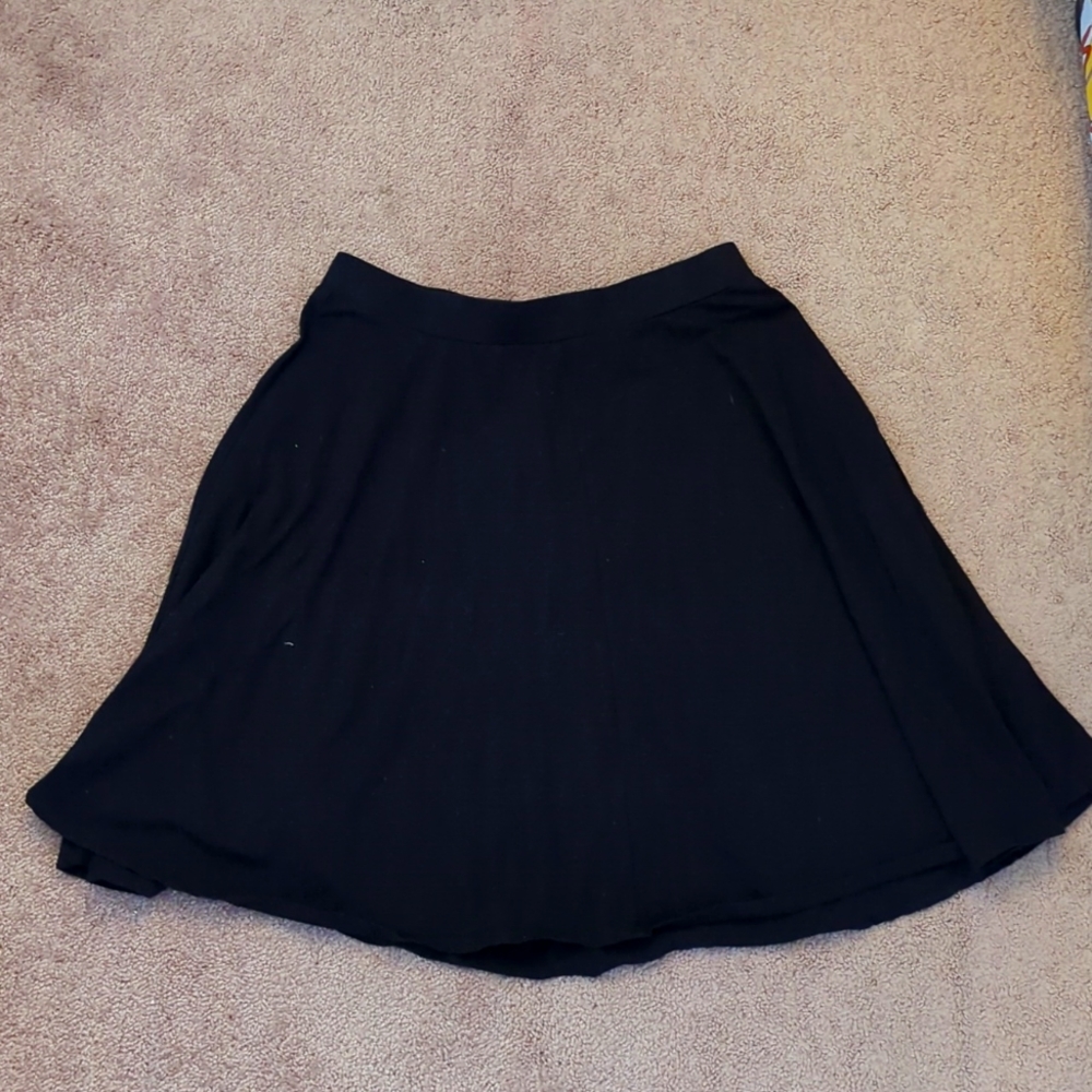 Black Knee-Length Skirt Size L